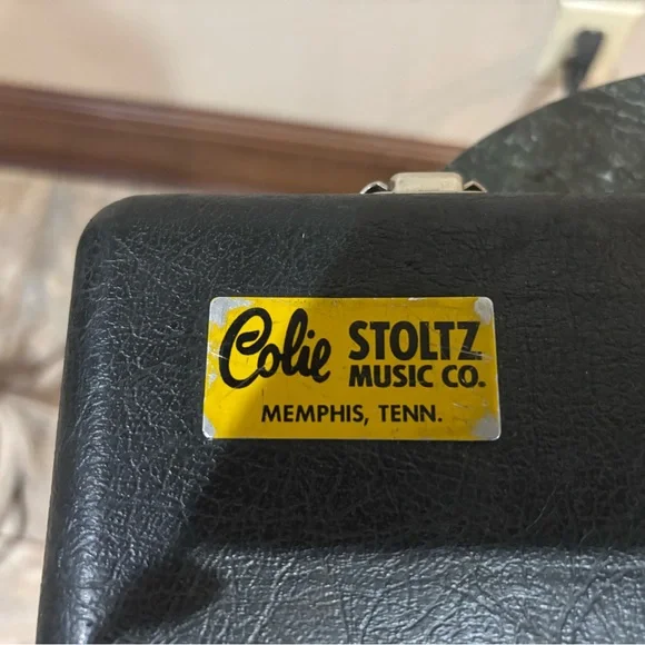 Armstrong Silver Flute with Black Case - Picture 7 of 12